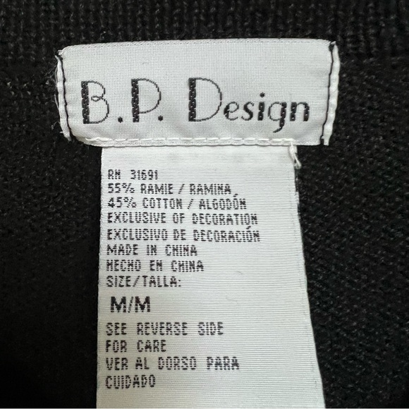 Christmas Sweater Embroidered Cardigan Size Medium Cotton Blend Black Red Green - Picture 6 of 11